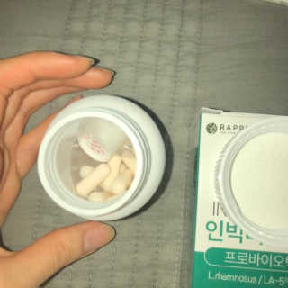 라플레 염창환 박사의 3세대 유산균, 인빅터스 프로 — 3점을 준 리뷰어가 2019년 8월 올린 사용 사진