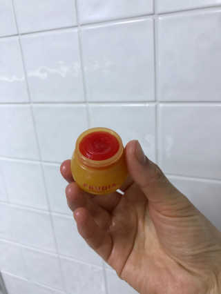 [후르디아] 꿀과즙 보습 립밤_블루베리/석류 3개 세트 — 5점을 준 리뷰어가 2020년 3월 올린 사용 사진