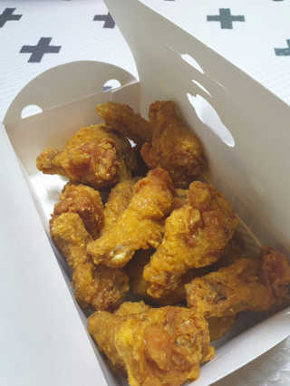 [치킨마루]-  빠사칸윙봉현미 + 콜라 500ml — 5점을 준 리뷰어가 2019년 7월 올린 사용 사진