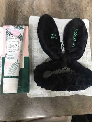 포레스트힐 그린 밸런스 클렌져 100ml + 토끼 헤어밴드 — 5점을 준 리뷰어가 2020년 3월 올린 사용 사진