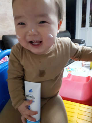 아토앤오투 아토엔오투 옥시젠 베이비 로션 — 5점을 준 리뷰어가 2019년 4월 올린 사용 사진