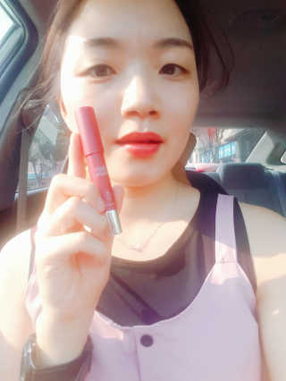 포렌코즈 글램 얼루어 립 크레용 — 4.33점을 준 리뷰어가 2017년 7월 올린 사용 사진
