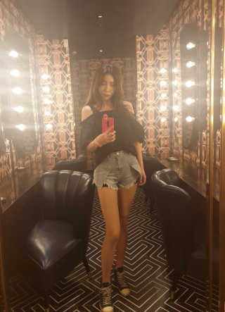 하이키키 마블 피규어 컬러젤리 케이스 — 5점을 준 리뷰어가 2019년 5월 올린 사용 사진