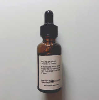 [스킨큐어] 산다화 비타민C 화이트닝 에센스 30ml — 5점을 준 리뷰어가 2019년 6월 올린 사용 사진