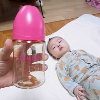 유비맘 PPSU 젖병 노꼭지_200ml_컬러 랜덤 발송 — 5점을 준 리뷰어가 2020년 1월 올린 사용 사진