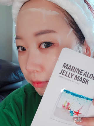 스케덤 마린 알로에 젤리 마스크 — 5점을 준 리뷰어가 2019년 6월 올린 사용 사진