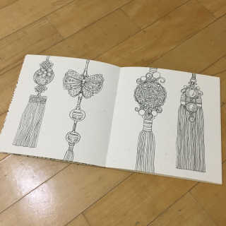 짐볼리쉬 in 한옥 IN HANOK 전통 문화 컬러링 북 — 4.5점을 준 리뷰어가 2018년 9월 올린 사용 사진