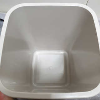 창신리빙 프랑코 퍼블릭 스윙 휴지통 10L, 25L, 35L — 5점을 준 리뷰어가 2019년 9월 올린 사용 사진