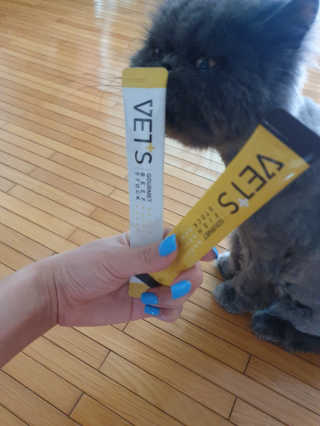 베츠 고메스톡 2종 강아지츄르 사료, 물 전용토핑육수 — 5점을 준 리뷰어가 2019년 7월 올린 사용 사진