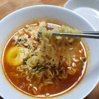 라면 그대로가 제일 맛있는 더엄마라면 — 5점을 준 리뷰어가 2019년 7월 올린 사용 사진