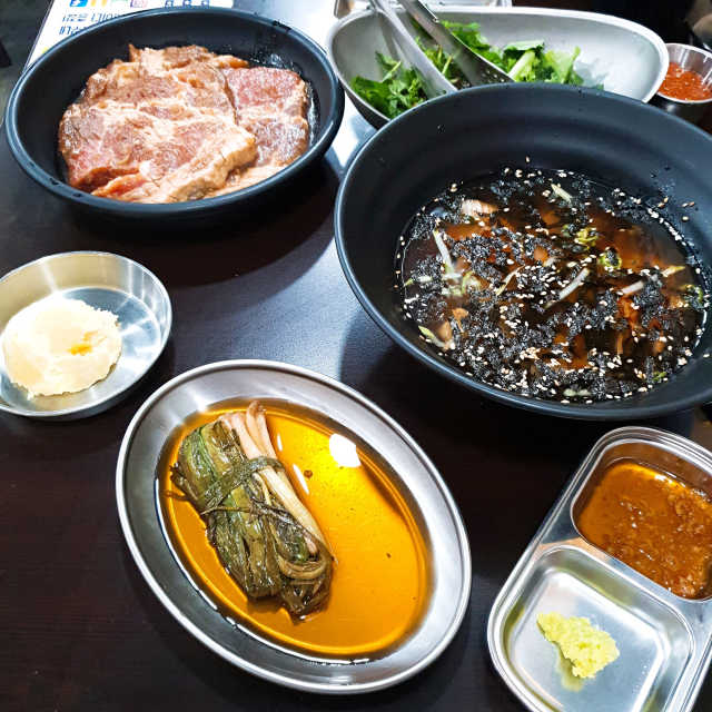 [두툼갈비] 두툼갈비 2인분 + 매콤치즈버섯 set 리뷰 사진