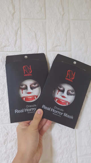 하이힐 리얼 호러마스크팩, HiHEEL REAL HORROR MASKPACK 하이힐 리얼 호러마스크팩-드라큐라 — 3점을 준 리뷰어가 2016년 12월 올린 사용 사진