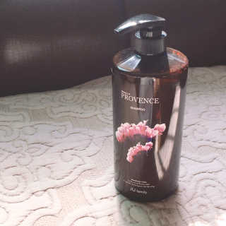 프로방스 바이올렛 퍼퓸 샴푸 1000ml 업그레이드 — 4점을 준 리뷰어가 2019년 6월 올린 사용 사진