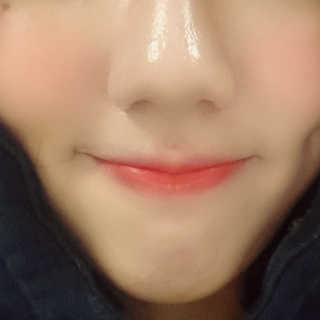 터치인솔 프리티필터 쉬폰 벨벳 립틴트 — 5점을 준 리뷰어가 2018년 10월 올린 사용 사진