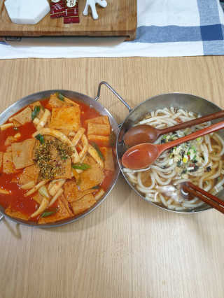 두번째 국떡 국가대표 떡볶이 1팩 + 영미칩 2봉 증정 — 4점을 준 리뷰어가 2019년 2월 올린 사용 사진