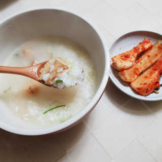 [풀무원] 사골곰탕국밥 황태해장국밥 — 5점을 준 리뷰어가 2018년 6월 올린 사용 사진