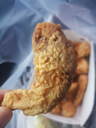 [치킨마루]-  빠사칸윙봉현미 + 콜라 500ml — 5점을 준 리뷰어가 2019년 7월 올린 사용 사진