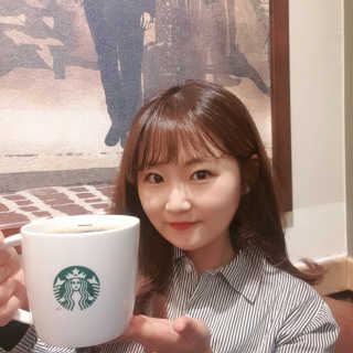 [블랙루즈] 피치 커버 벨벳 쿠션 2종 중 택1 — 5점을 준 리뷰어가 2019년 10월 올린 사용 사진