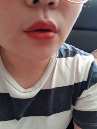 [블랙루즈] 코튼 립 컬러 — 5점을 준 리뷰어가 2018년 11월 올린 사용 사진