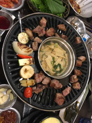 [제주연동 하몽돼지] 이베리코 목살+늑간살+음료 — 5점을 준 리뷰어가 2018년 12월 올린 사용 사진