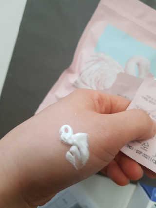 아크틱오션 아스타잔틴 앰플 톤 업 크림 — 4점을 준 리뷰어가 2019년 2월 올린 사용 사진