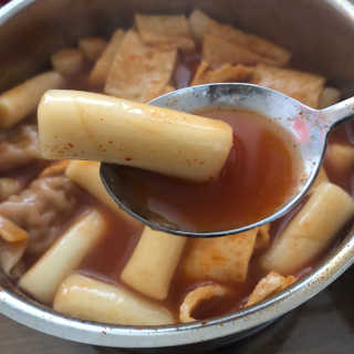 홍대미미네국물떡볶이 [홍대미미네]오리지널 국물 떡볶이4팩 + 라면사리 — 5점을 준 리뷰어가 2019년 4월 올린 사용 사진