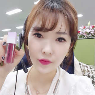 터치인솔 프리티필터 쉬폰 벨벳 립틴트 비비드팝 컬렉션 — 5점을 준 리뷰어가 2019년 3월 올린 사용 사진