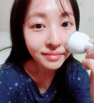[더마퀸]쿨링스틱 페이스앤아이 — 5점을 준 리뷰어가 2019년 5월 올린 사용 사진