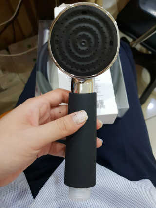 세비앙 펀치-블랙 핸드샤워기 에디션 — 5점을 준 리뷰어가 2018년 9월 올린 사용 사진