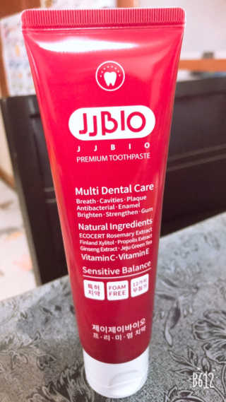 JJBIO_NEW 제이제이바이오 프리미엄 치약 — 3점을 준 리뷰어가 2018년 11월 올린 사용 사진