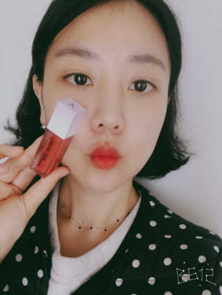 터치인솔 프리티필터 쉬폰 벨벳 립틴트 비비드팝 컬렉션 — 5점을 준 리뷰어가 2019년 3월 올린 사용 사진