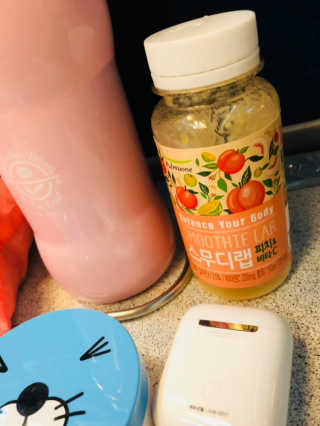 풀무원 스무디랩 피치&비타 — 5점을 준 리뷰어가 2017년 11월 올린 사용 사진