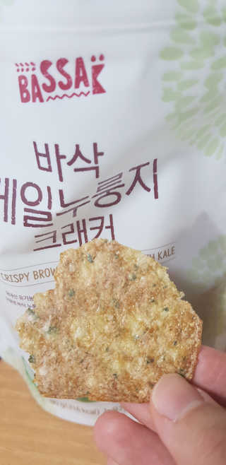 BASSAK 바삭 유기농 현미 누룽지 크래커 3종 — 5점을 준 리뷰어가 2019년 10월 올린 사용 사진