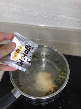 라면 그대로가 제일 맛있는 더엄마라면 — 4점을 준 리뷰어가 2019년 6월 올린 사용 사진