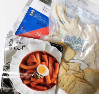 [홍코너떡볶이]옛날떡볶이 인기맛 4팩세트 — 3점을 준 리뷰어가 2019년 11월 올린 사용 사진