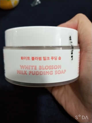 포피엠테라피 화이트 블라썸 밀크 푸딩솝 — 5점을 준 리뷰어가 2019년 7월 올린 사용 사진