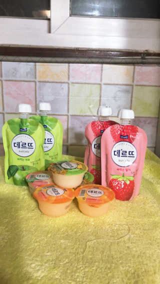 데르뜨 떠먹는 과일 3종, 짜먹는 과일 2종 총 10개 체험 — 4.5점을 준 리뷰어가 2020년 3월 올린 사용 사진