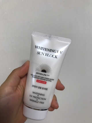 지고트 화이트닝 유브이 썬블럭 크림 70ml,1+1 — 1.5점을 준 리뷰어가 2019년 8월 올린 사용 사진