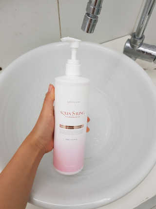 아쿠아큐링 아쿠아S링 퓨어리프레싱 헤어케어 500ml — 5점을 준 리뷰어가 2018년 7월 올린 사용 사진