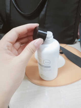 이솔화장품 이솔 세범 리스 포어 토너 200ml — 5점을 준 리뷰어가 2018년 8월 올린 사용 사진