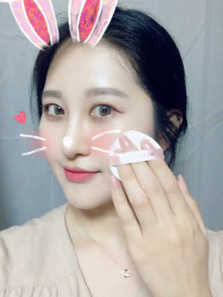 밀키드레스 바비메이크 베일 쿠션 — 4.17점을 준 리뷰어가 2018년 6월 올린 사용 사진