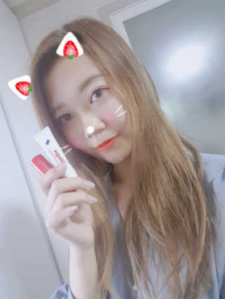 블리스텍스 립 릴리프 크림 립밤, 립 바이브런스 립밤 — 5점을 준 리뷰어가 2018년 11월 올린 사용 사진