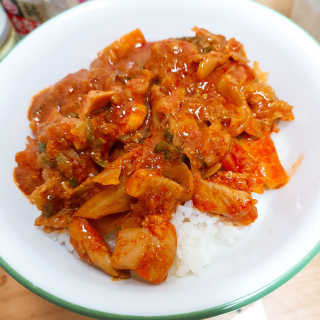 뜰아채유통 춘천닭갈비덮밥소스와 머쉬마루 버섯 — 4.5점을 준 리뷰어가 2018년 12월 올린 사용 사진