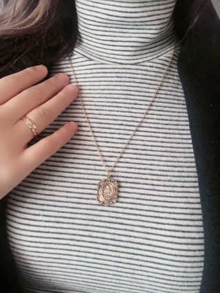 쥬얼카운티 92.5 Silver Byzantine Coin Pendant Necklace — 5점을 준 리뷰어가 2018년 11월 올린 사용 사진