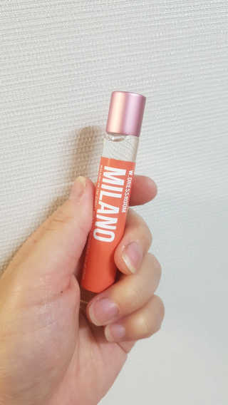 더블유드레스룸 롤 온 퍼퓸EDT 10ml — 4.67점을 준 리뷰어가 2018년 10월 올린 사용 사진