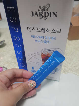 (주)쟈뎅 [쟈뎅] 에스프레소스틱 아이스블렌드 — 5점을 준 리뷰어가 2019년 4월 올린 사용 사진