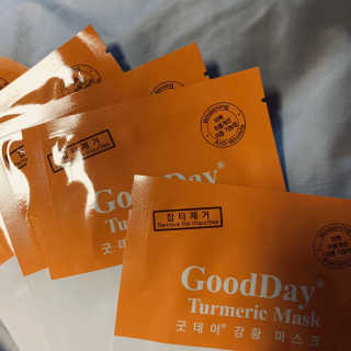 GoodDay Skincare GoodDay 강황 마스크 — 5점을 준 리뷰어가 2020년 2월 올린 사용 사진