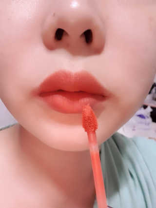 [블랙루즈] 에어 핏 벨벳 틴트 시즌2 中 택1+랜덤1 — 5점을 준 리뷰어가 2018년 10월 올린 사용 사진