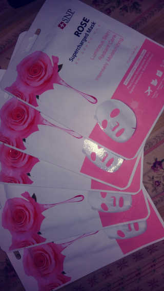 SNP Supercharged Mask_Rose Centifoli Flower — 2점을 준 리뷰어가 2019년 3월 올린 사용 사진