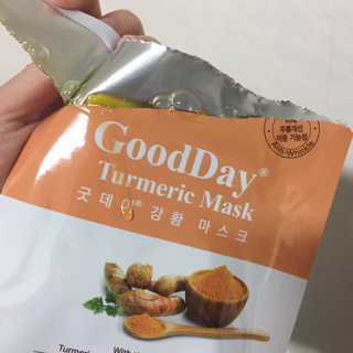 GoodDay Skincare GoodDay 강황 마스크 — 5점을 준 리뷰어가 2019년 5월 올린 사용 사진